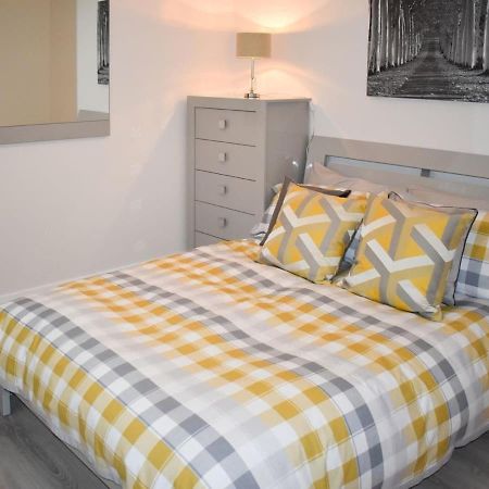 Rose Cottage Captivating 1-Bed Cottage In Bangor Екстер'єр фото