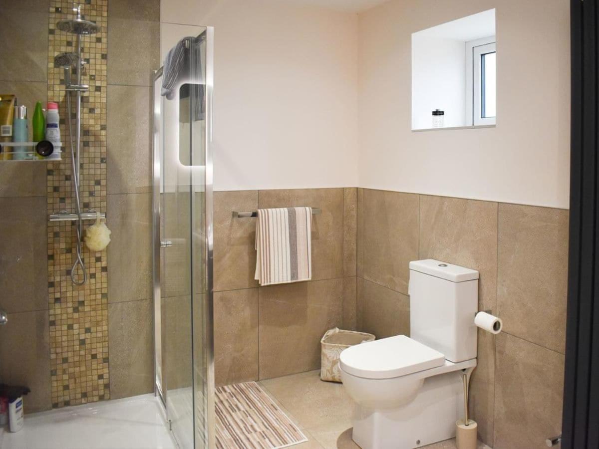 Rose Cottage Captivating 1-Bed Cottage In Bangor Екстер'єр фото