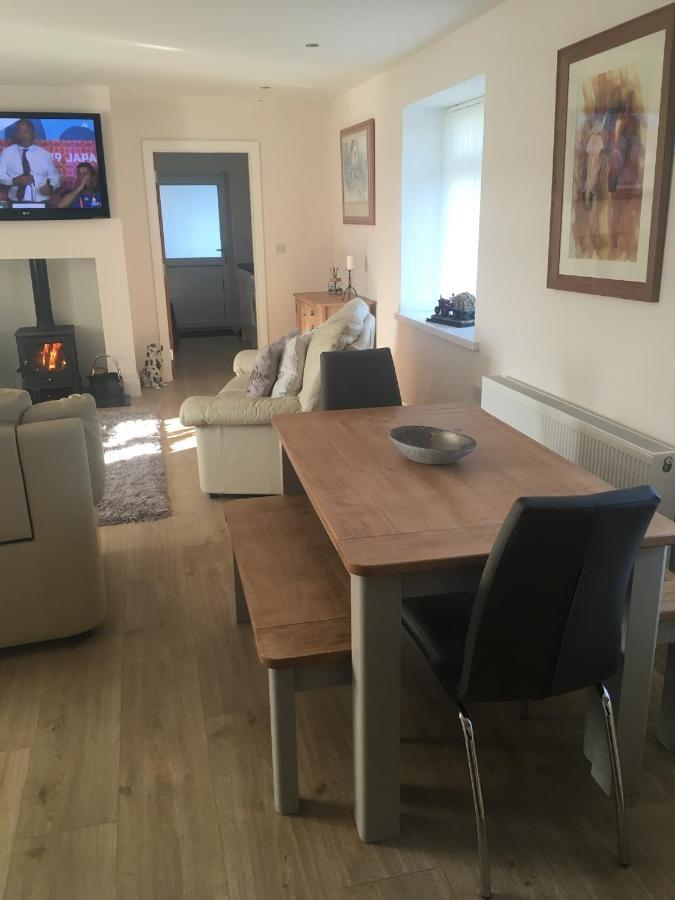 Rose Cottage Captivating 1-Bed Cottage In Bangor Екстер'єр фото